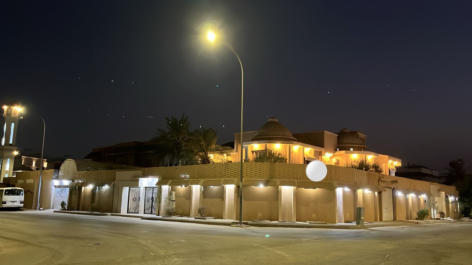 للبيع فيلا زاوية بالهفوف حي السلمانية